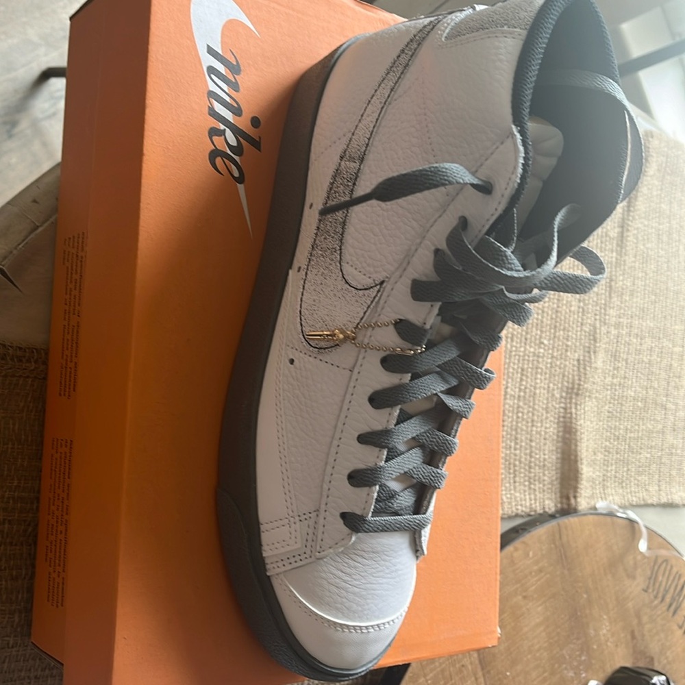 Brand new in the box never worn Nike shoes size 11